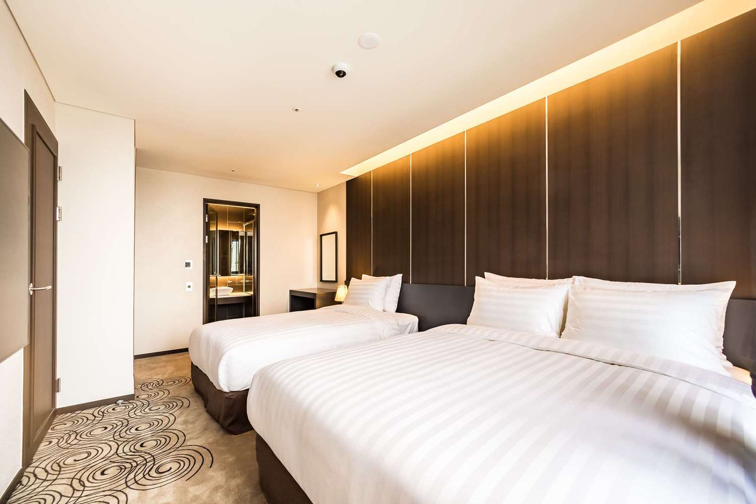 Days Hotel Jeju Seogwipo Ocean Екстер'єр фото